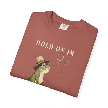 Overstimulated Frog T-Shirt Retro Fun Froggy Meme Shirt Vintage Frog And Toad Aesthetic Frog Lover Gift For Her Birthday Viral Trendy Shirt