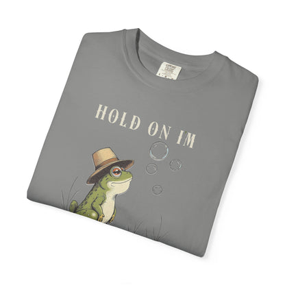 Overstimulated Frog T-Shirt Retro Fun Froggy Meme Shirt Vintage Frog And Toad Aesthetic Frog Lover Gift For Her Birthday Viral Trendy Shirt