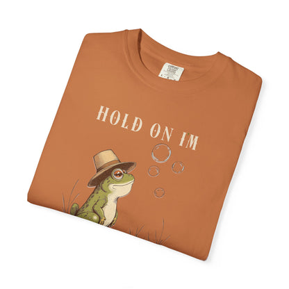Overstimulated Frog T-Shirt Retro Fun Froggy Meme Shirt Vintage Frog And Toad Aesthetic Frog Lover Gift For Her Birthday Viral Trendy Shirt T-Shirt Printify